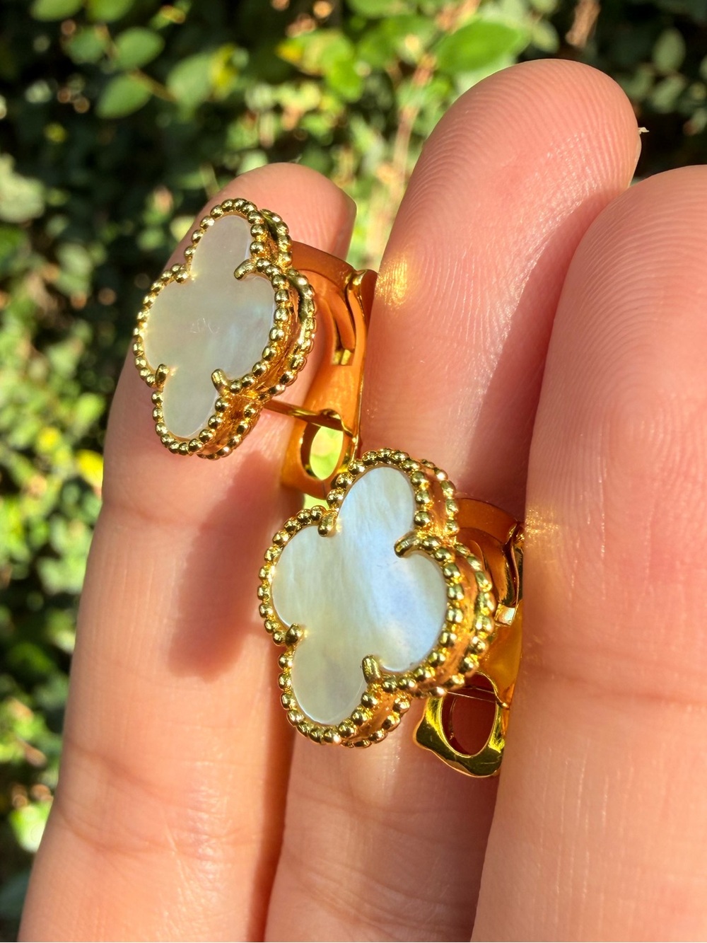 Gold Clover Mother-of-Pearl Stud Earrings - White and Gold